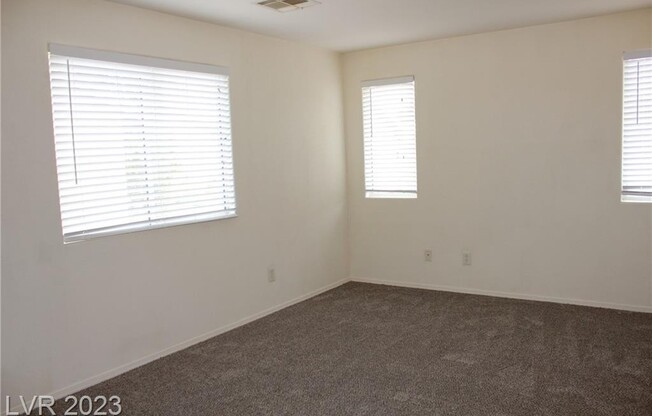 1025 GRAND CERRITOS AVE