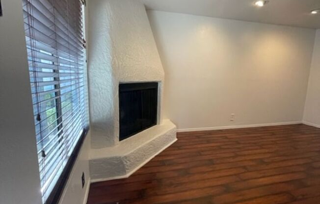 Old Town Scottsdale townhome- 2 bd 2 bath- W/D- Yard