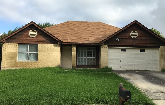 Welcome home to 3329 Country View!