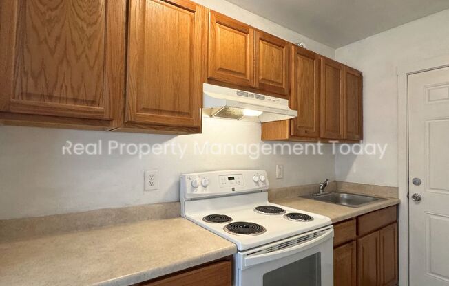 1002 South 14th LLC - Goecke -1002  (Robert Miles LLC)(Cascade Group)