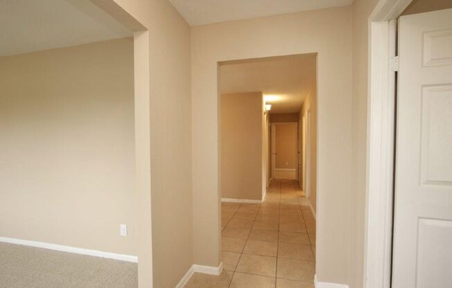 Move in ready 3 Bedroom in Seabrook!