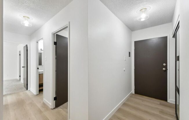 Newly Renovated 2br Condo in the Heather Gardens Community (55+)