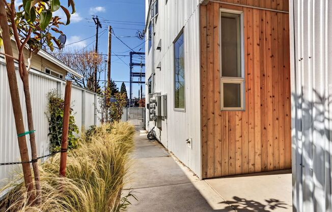 7480 N Delaware Ave - Modern North Portland Living