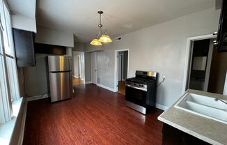 2 beds, 1 bath, $1,300, Unit 2526 #2R