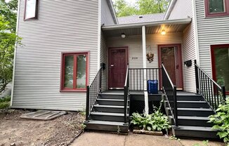 2104 E 22 ST