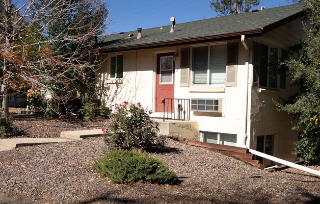 1460 & 1466 Reed St – Modern Studio, 1 & 2 Bedroom Apartments with W/D in Unit!