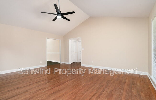 1803 RED BIRD CIR SE