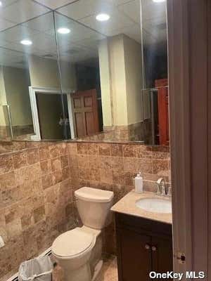 Studio, 5 baths, $3,300