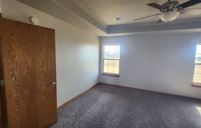 4 beds, 2 baths, $1,725