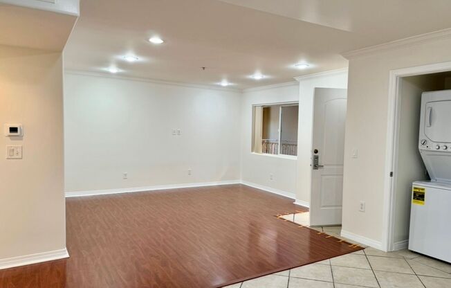 Spacious 2 bedroom condo in Van Nuys