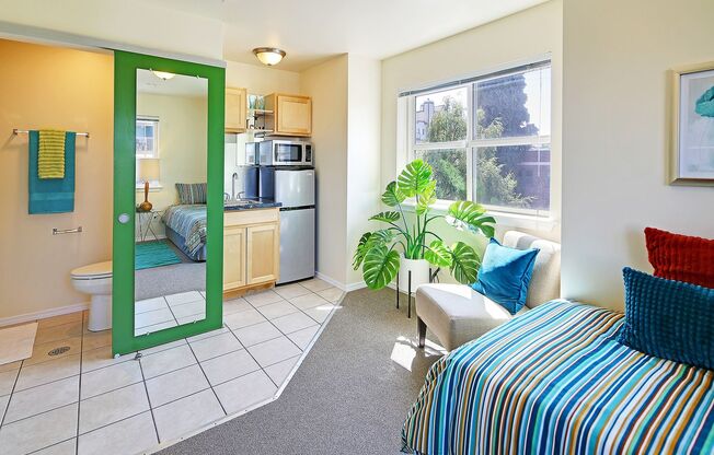 Convenient Apartments on Cap Hill!