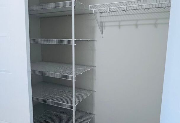 2 beds, 1 bath, 710 sqft, $1,250, Unit # 1309