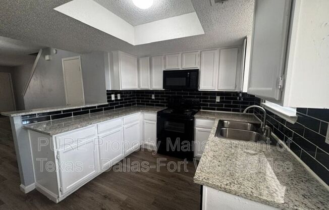 4004 W PIONEER DR