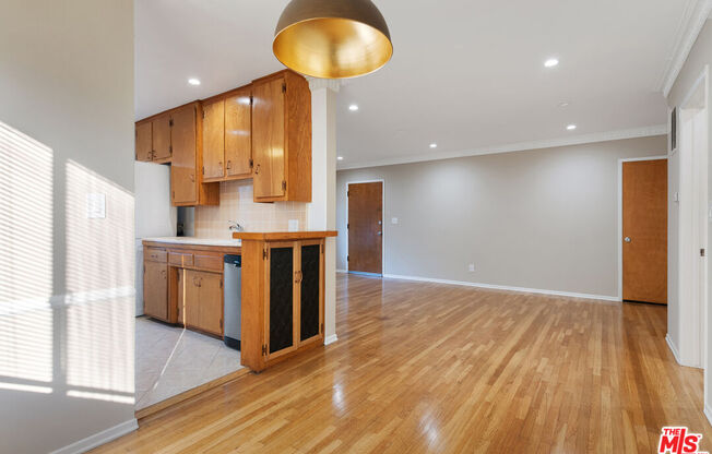 1333 S OGDEN DR