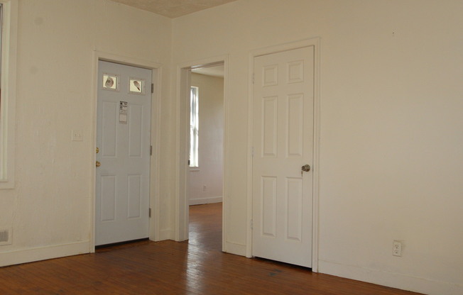 6907 - 6909 Belair Rd