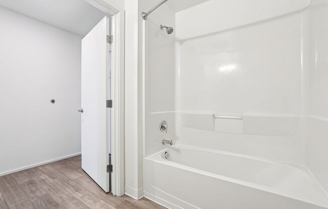 Studio, 1 bath, 305 sqft, $1,495, Unit 602