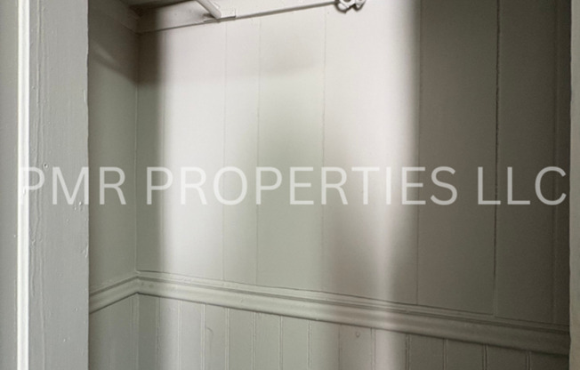 Studio/ 1 Bathroom-House