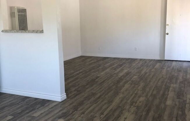 2 beds, 1 bath, 850 sqft, $2,425, Unit 4580 ½