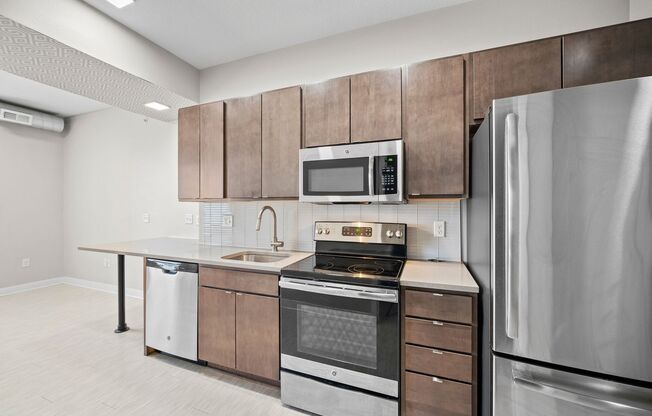 Studio, 1 bath, 460 sqft, $999, Unit 403