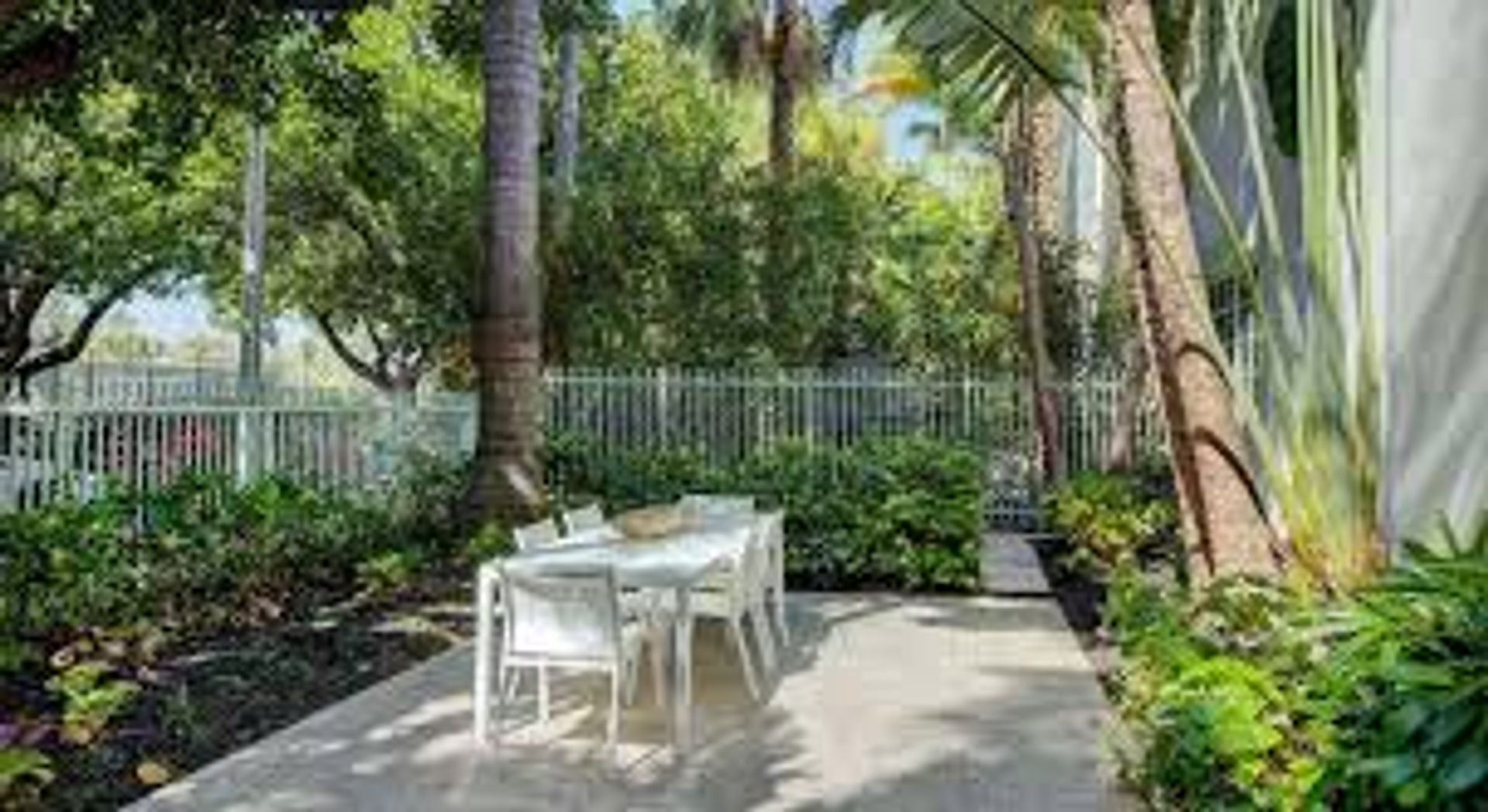 Amazing Apt next to the Park!