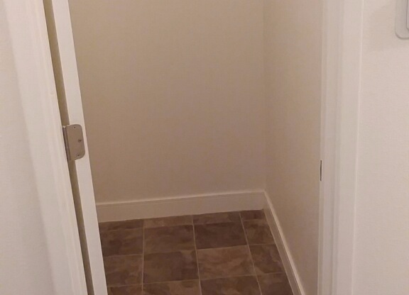 Studio, 1 bath, 250 sqft, $1,245, Unit 101