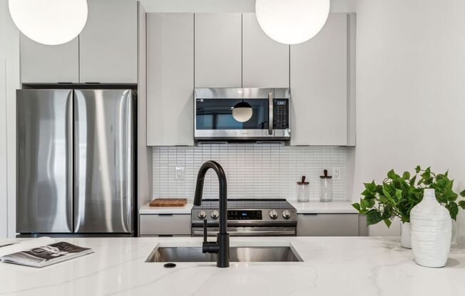 1 bed, 1 bath, 800 sqft, $1,580, Unit 504