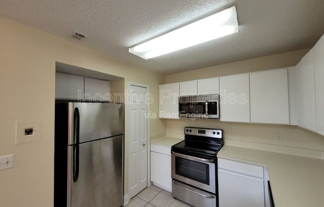 575 Bloomington Ct