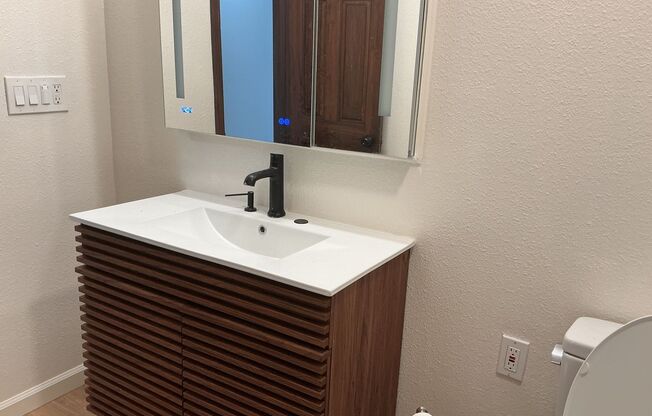 1 bed, 1 bath, 572 sqft, $2,200, Unit 212