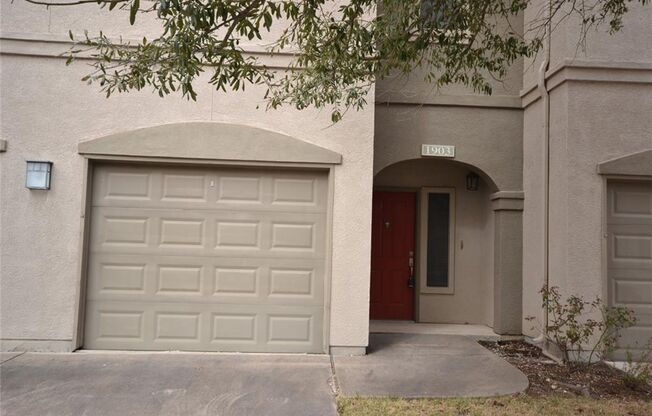 2 Bedroom 2.5 Bath Townhome in Four Points Area