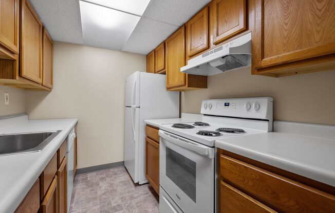 2 beds, 1 bath, 900 sqft, $1,049, Unit 112 I