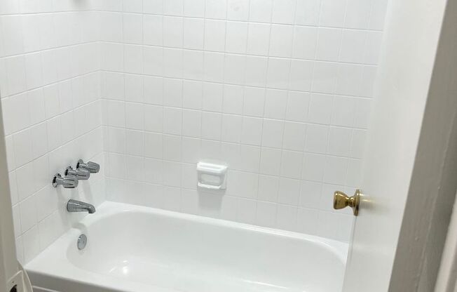 1 bed, 1 bath, $1,675, Unit 126