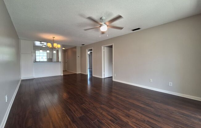 Charming 2-Bedroom Condo in Scenic Winter Park’s Mead Gardens Community
