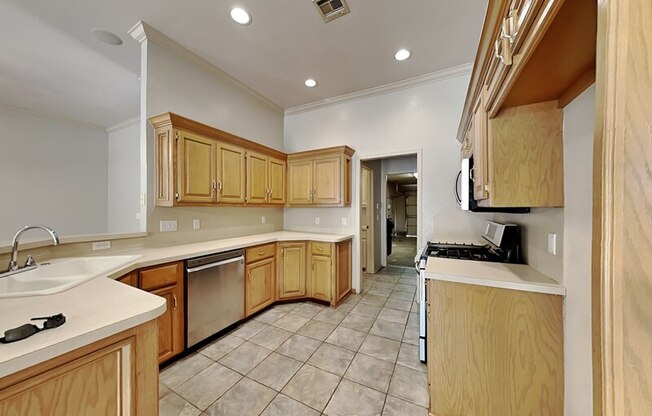 10113 CARNIE CIR
