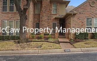 1206 WOODED TRL