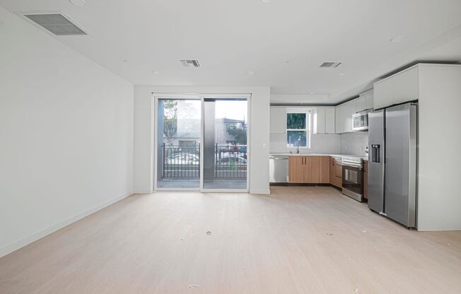 1 bed, 1 bath, 611 sqft, $2,595, Unit 100