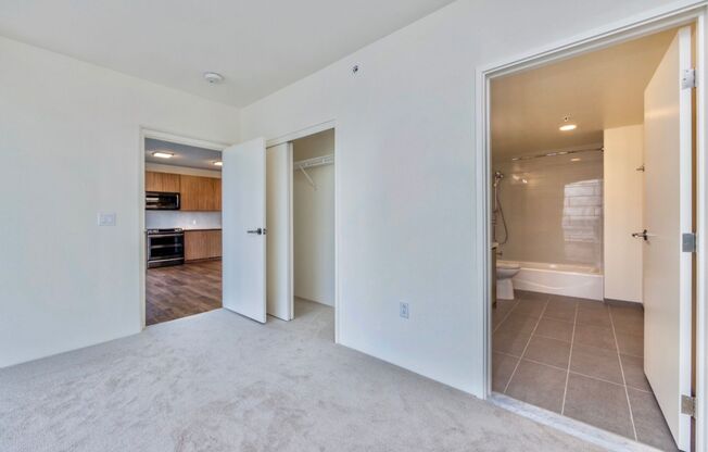 2 beds, 2 baths, $4,500, Unit #2807