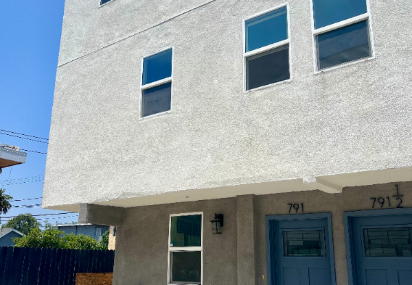 791 1/2 E 41 ST