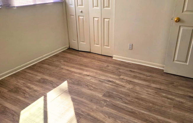 2 beds, 1.5 baths, $1,250, Unit 21-063E