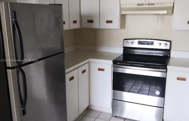 430 NE 210 CIR TER