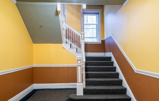 1 bed, 1 bath, 375 sqft, $2,850, Unit B