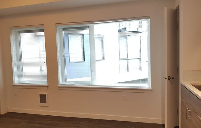 Studio, 1 bath, 278 sqft, $1,050, Unit 204