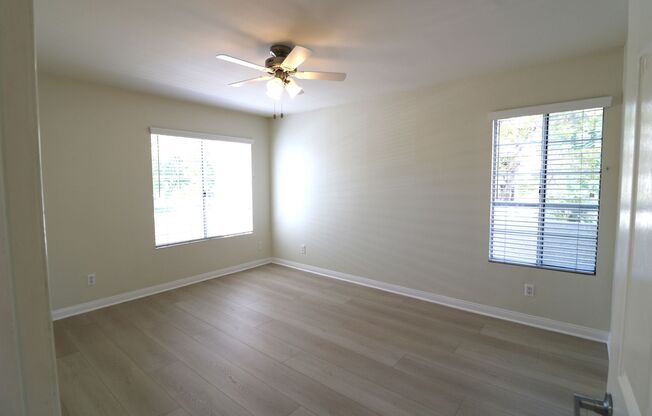 Remodeled Condo In Woodland Hills gated community!