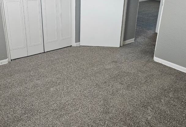 2 beds, 1 bath, 750 sqft, $1,070, Unit B10 1011 09