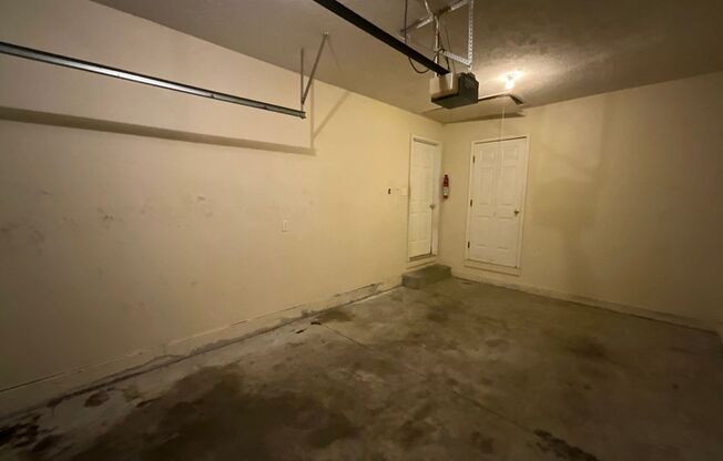 3 beds, 1 bath, $1,150