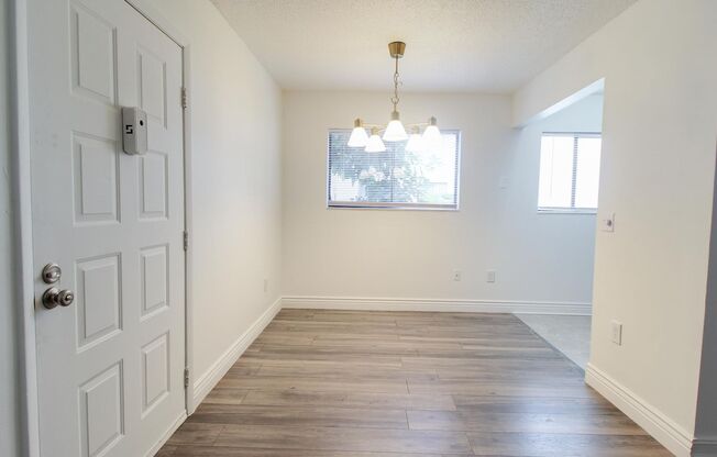 2509 Oak Park Way - 2bd 2ba - Available NOW!