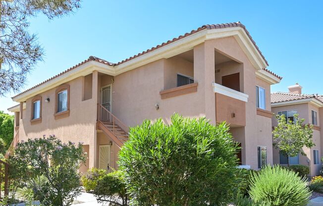 SE!!! Gated!! 2 Bedroom 1st Floor with Balcony!! Community Pool, Spa, Clubhouse!!! Fitness Room!! No Carpet!!