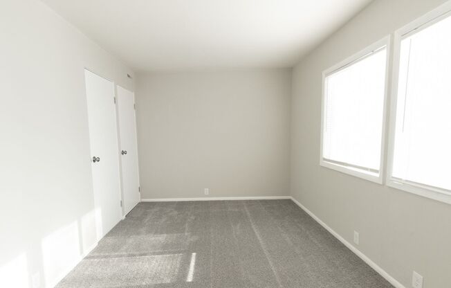 2 beds, 1 bath, 784 sqft, $1,100, Unit 1802 3E