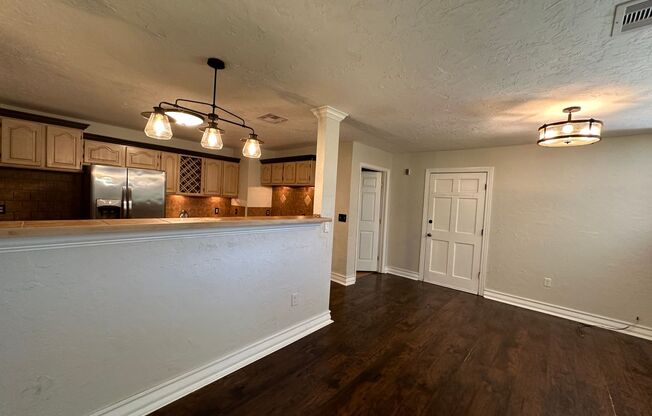 GORGEOUS! 5 Bedroom, 3 Bathroom Home in Deland!