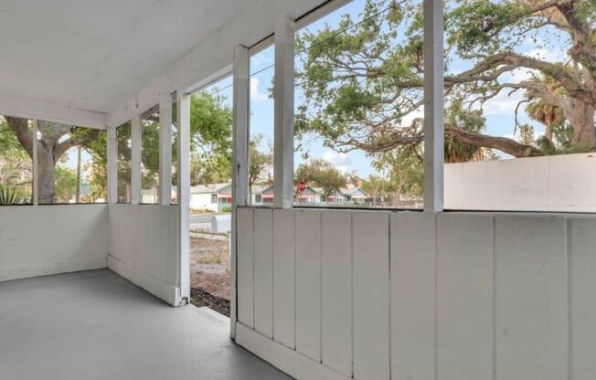 4/2 ST Pete Home Available Now