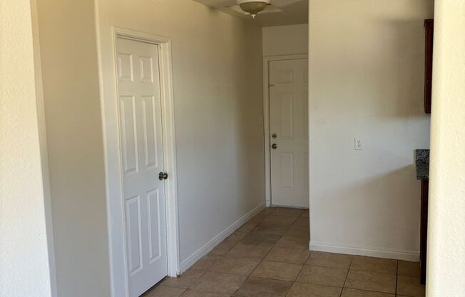 2 beds, 1 bath, $1,400